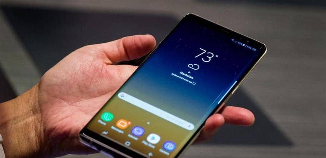 يفتح الكاميرا ويسجل المكالمات.. تطبيق 
