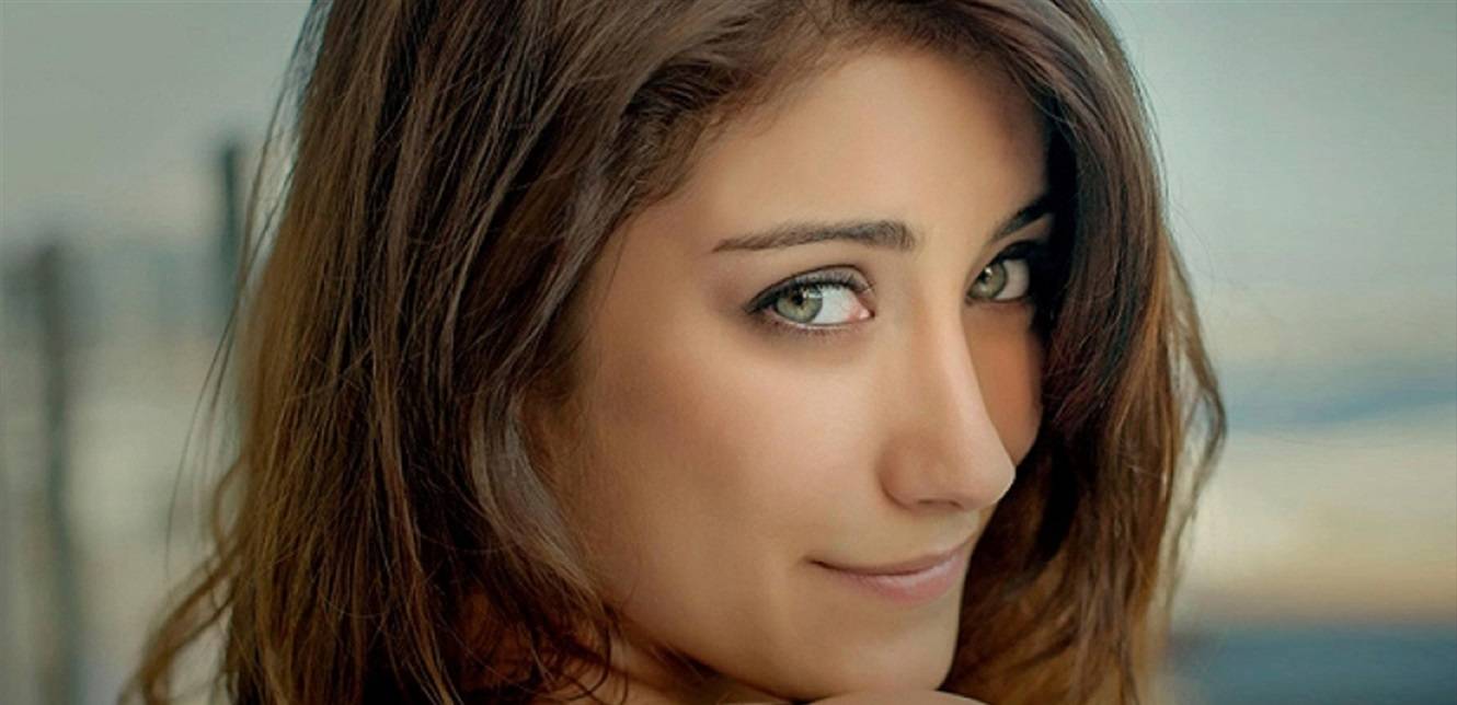 هازال كايا نسخة من إبنة نجمة لبنانية شهيرة في طفولتها.. الشبه لا يصدق! (صورة)