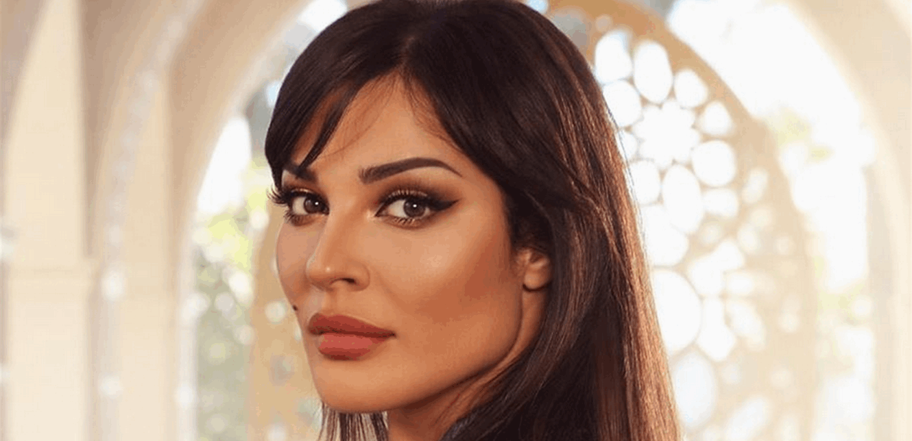 متابع يتمنّى الموت لنادين نسيب نجيم.. وأحلام تتدخل!