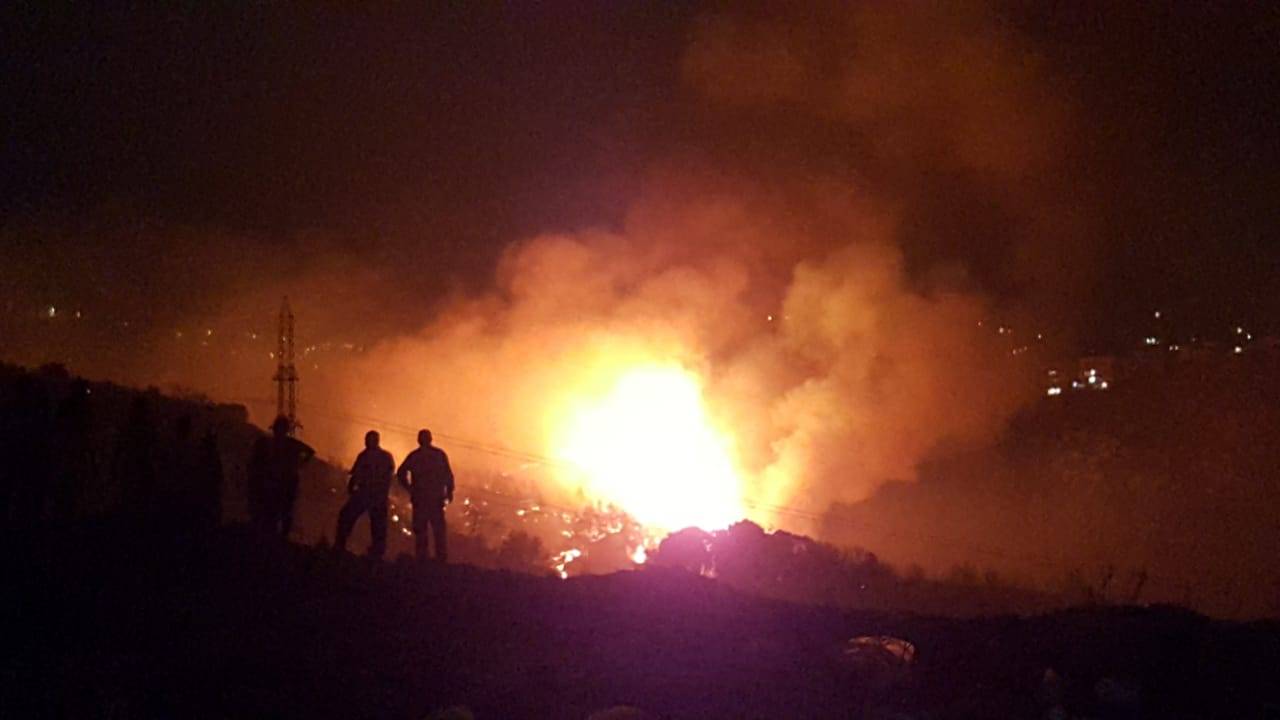مغدوشة تطلب المساعدة الحريق بالصور .