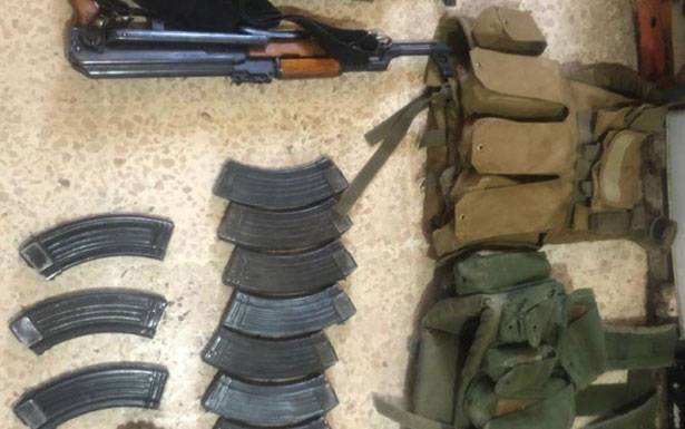الجيش يداهم في مقنة ويونين ـــ البقاع وتوقيف مطلوب ومصادرة أسلحة وذخائر