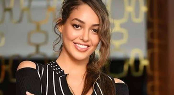 ديلان دينيز تطلّ على الجمهور بعملها الجديد في هذا الموعد