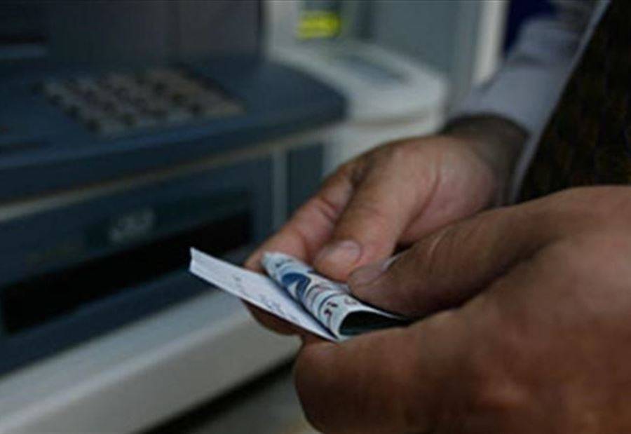 تحديد سقوف السحوبات بالليرة... معالجة لتعويض العجز!