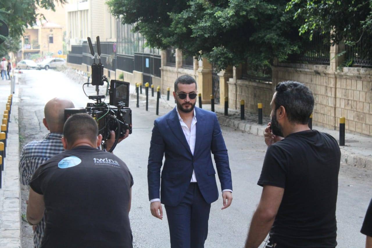 الصور الأولى لـ أثير منذر مع أحمد المنجد بكواليس كليب 
