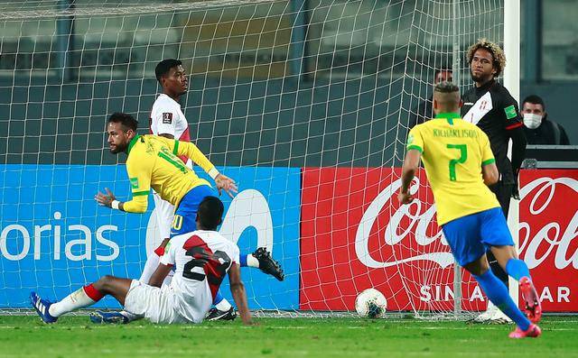 التصفيات الأميركية الجنوبية لمونديال قطر 2022
فوز البرازيل (4-2) والأرجنتين (2-1) وخسارة الأوروغواي (2-4)