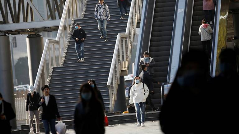 الصين تسجل 13 إصابة جديدة بفيروس كورونا جميعها وافدة