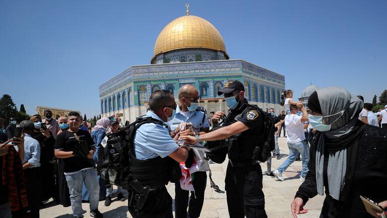 رئيس وزراء فلسطين ينتقد زيارة وفود عربية للمسجد الأقصى تحت حماية إسرائيلية