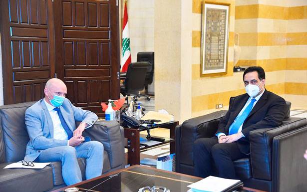 بحث وسفير ألمانيا المساعدات للمدارس الرسميّة