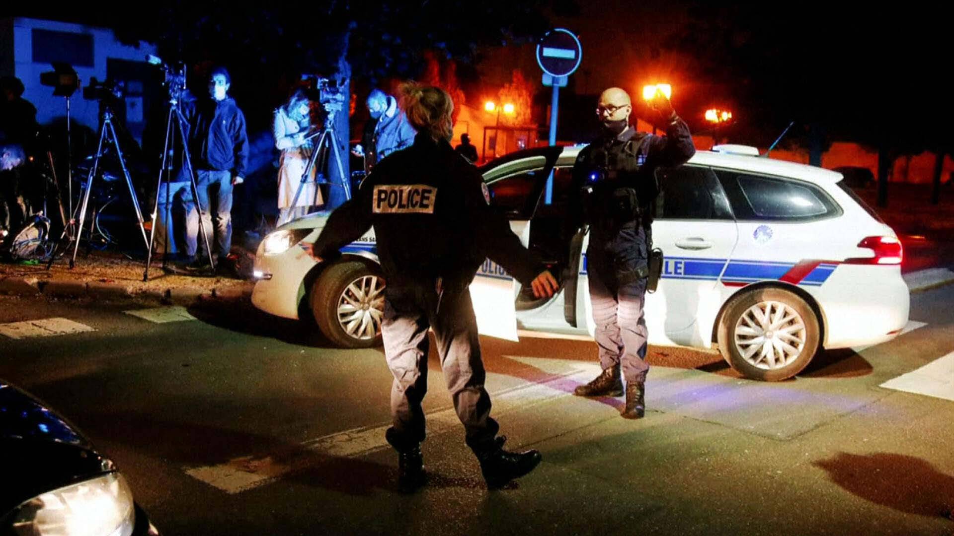 فرنسا: توقيف 10 أشخاص على خلفية مقتل مدرس بقطع الرأس قرب باريس