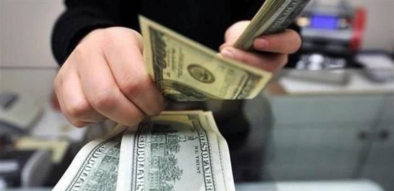 زيادة للأجور وضخ 1.5 مليار دولار.. بلد عربي يتحرك بوجه كورونا