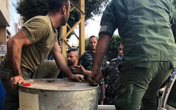 إطفاء بيروت داهم مُستودع للبنزين والكاز ومواد سريعة الاشتعال بين الأحياء السكنيّة في قصقص