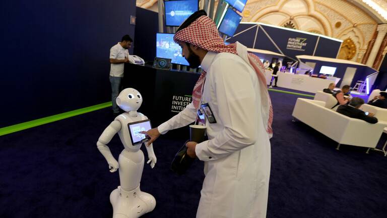 السعودية توقع اتفاقيات في مجال الذكاء الاصطناعي مع 3 شركات عملاقة