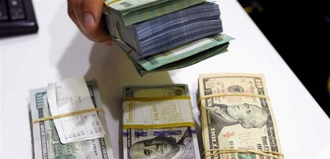 بعد سلسلة الانخفاضات السريعة أمس.. كيف افتتح الدولار اليوم في السوق السوداء؟