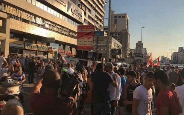 تجمّع عند جسر جل الـديب احتجاجاً على التكليف