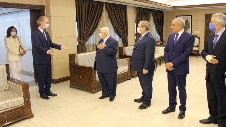 المعلم يلتقي بيدرسن في دمشق: أعمال اللجنة الدستورية يجب أن تتم بإدارة سورية