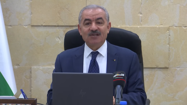 اشتية: جدار الإسناد العربي يتداعى بسبب اتفاقات التطبيع مع إسرائيل