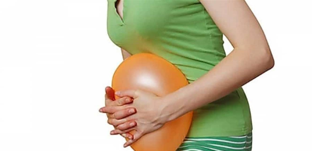 لبطن مسطحة.. تجنب هذه العادات الغذائية التي تسبّب انتفاخ البطن