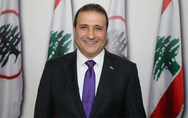 سعد أعلن التزامه وسيزار «سقف التكتل»