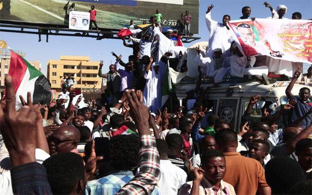 صراع داخلي في السودان حول «التطبيع»...وواشنطن تمضي بإزالة الخرطوم من قائمة الإرهاب