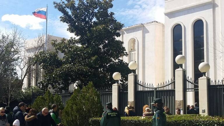 السفارة الروسية بمدريد تسخر من التقارير عن "التدخل الروسي" باستفتاء كتالونيا