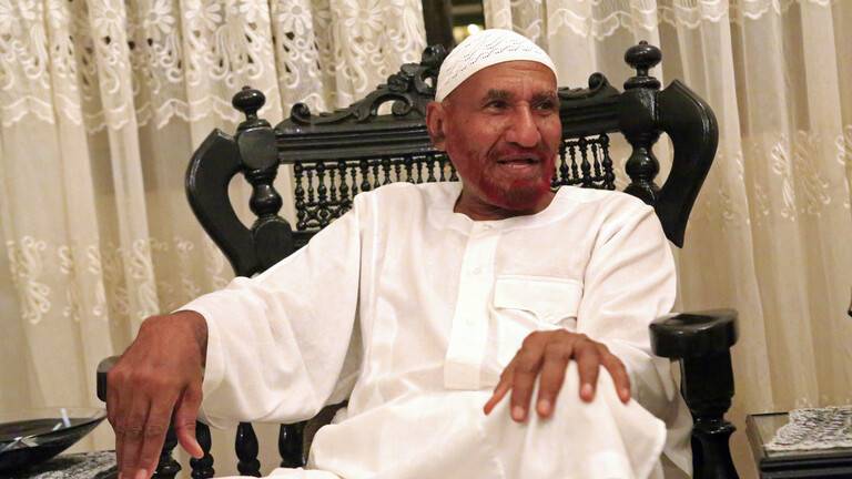 إصابة رئيس وزراء السودان الأسبق بفيروس كورونا