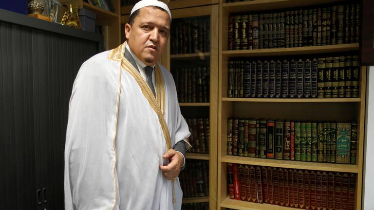 إمام فرنسي: نريد العيش بسلام ولا علاقة بين الإسلام والإسلاموية