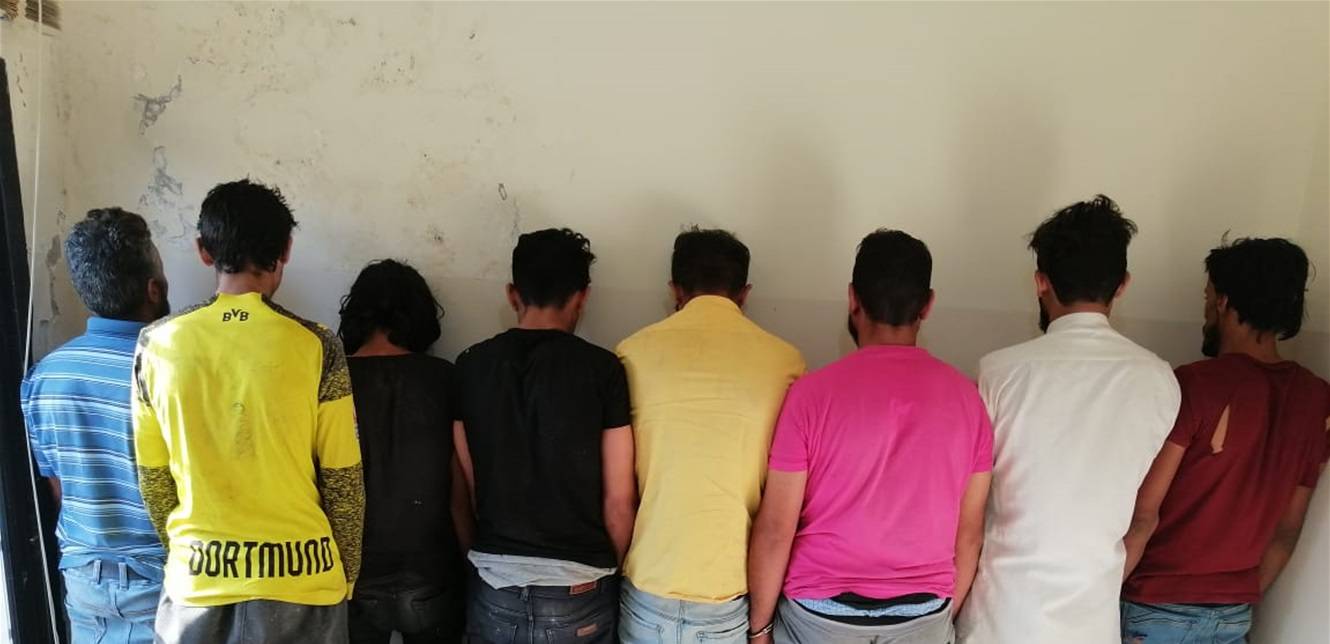 عصابة امتَهنَ أفرادها السرقة من داخل ورش البناء بقبضة قوى الأمن