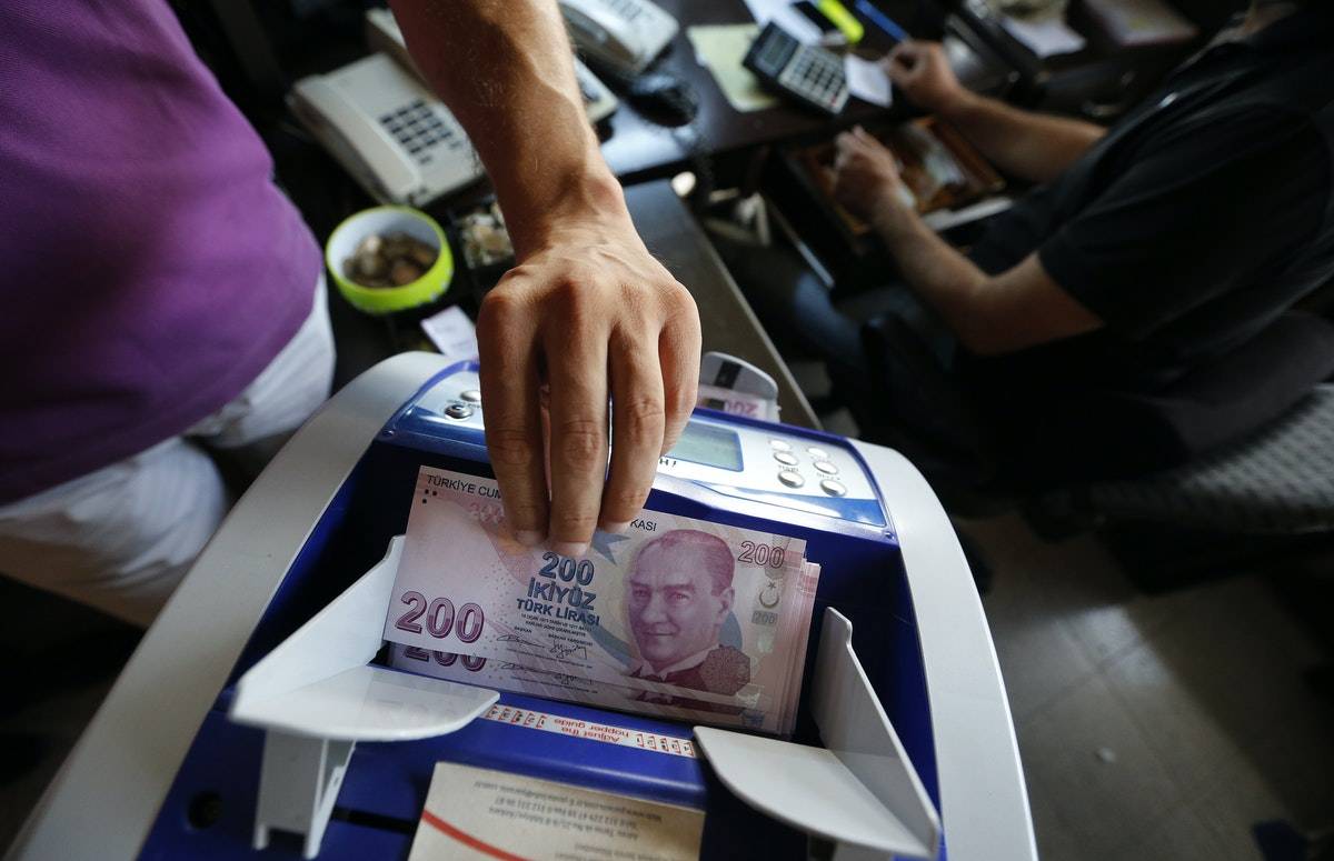 الليرة التركية.. الأسوأ ضمن عملات الأسواق الناشئة