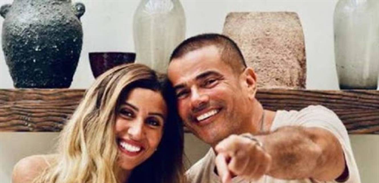 بحفل عمرو دياب.. معجبة تبكي بسبب دينا الشربيني والأخيرة بلوك مختلف (فيديو)
