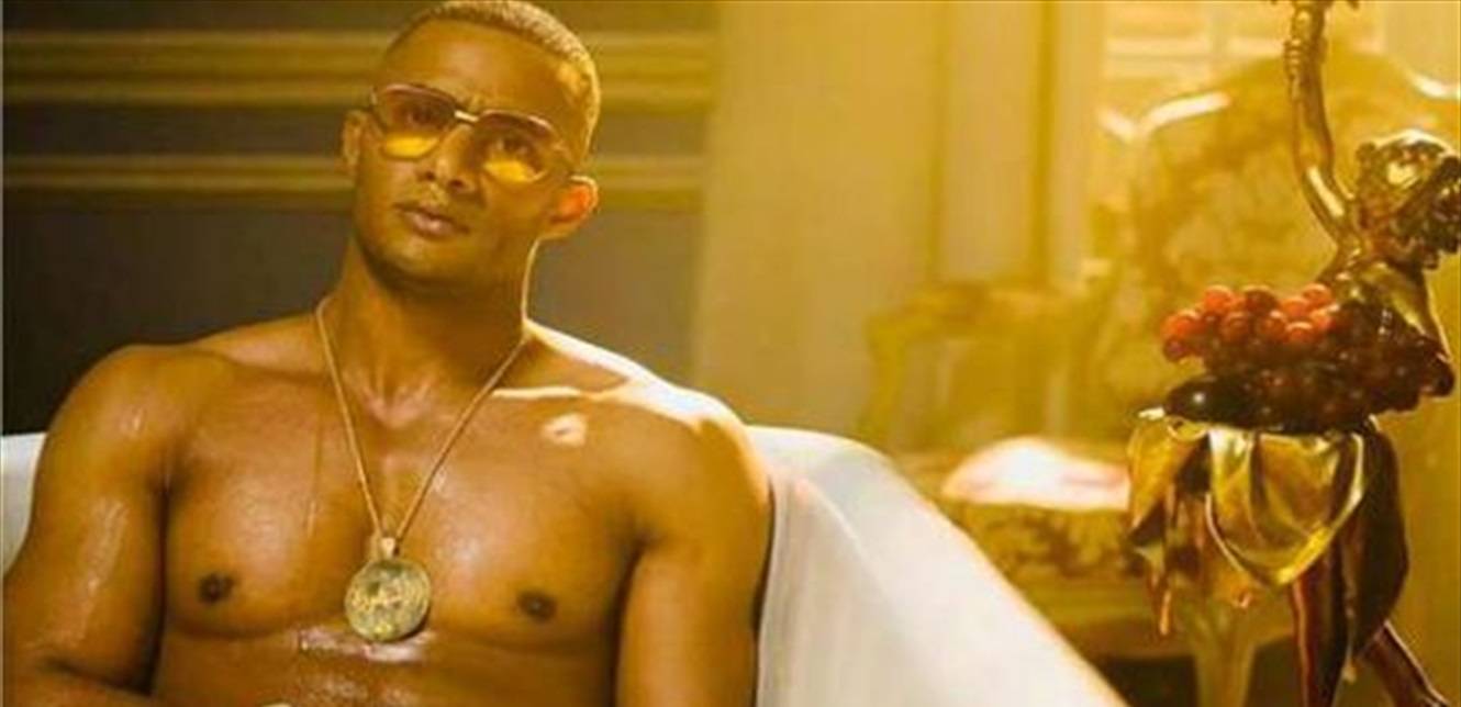 محمد رمضان يستفز الجمهور بسيارته الـ17 (صورة)