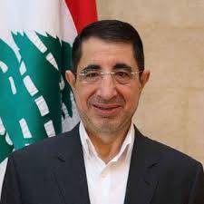 نائبٌ يعلن إصابته بفيروس كورونا
