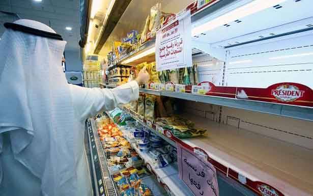 سحب «المنتجات» من رفوف المخازن في دول الخلـيـج الصناعات الفرنسية مهددة بدفع مُؤجل لثمن «الرسوم الكاريكاتورية»