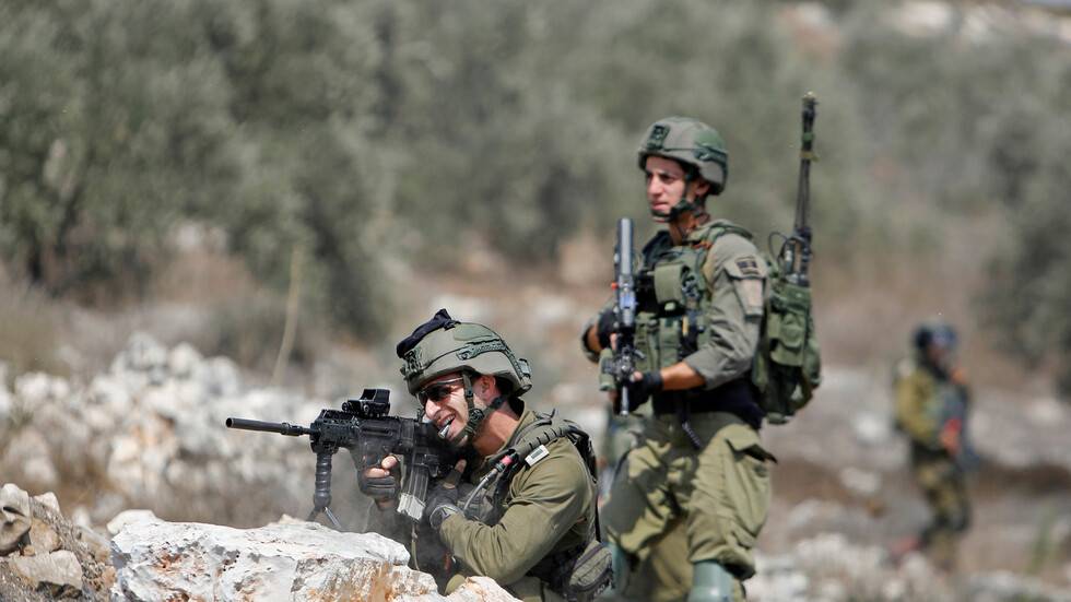 وفا: الجيش الإسرائيلي يعدم مواطنا فلسطينيا على حاجز حوارة العسكري