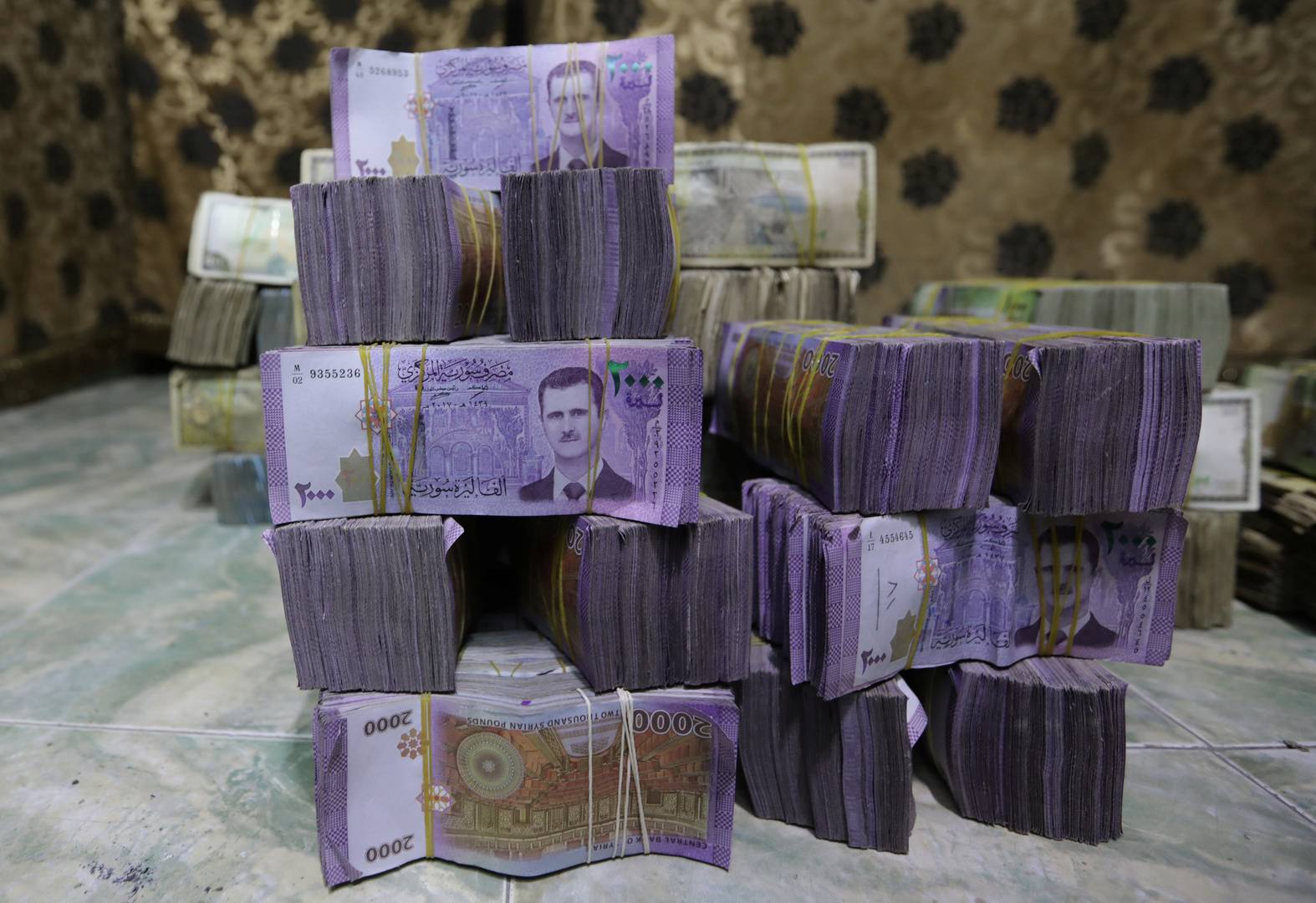 الأمريكان أبرياء.. الأسد يكشف السبب الرئيسي وراء الأزمة الاقتصادية في سوريا