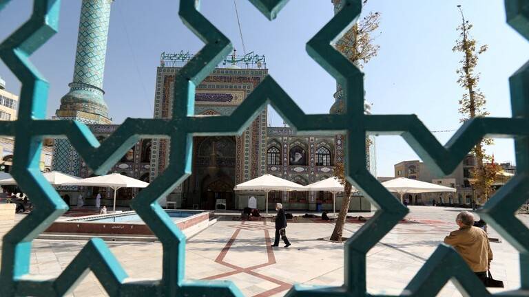 تسجيل أكثر من 8 آلاف إصابة جديدة بكورونا في إيران