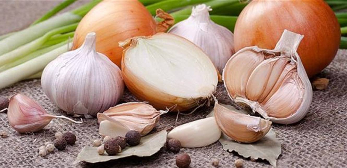 مفاجأة صحية حول أسطورة الليمون والثوم والبصل!
