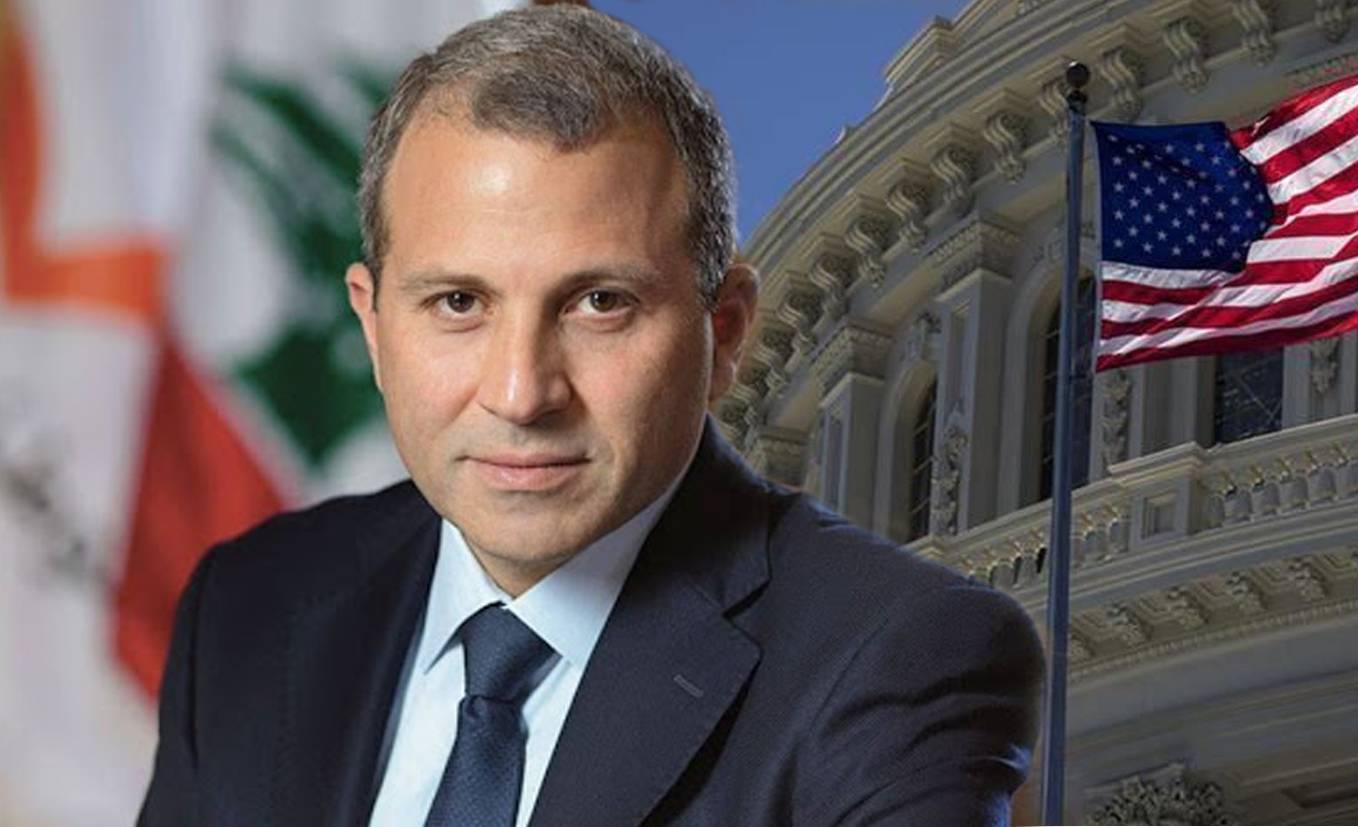 مساعي تشكيل الحكومة مجمدة: هل انقلب سياسيو لبنان على المبادرة الفرنسية؟
عقوبات أميركية على الوزير باسيل بتهمة الفساد واستغلال موقعه لمصالحه