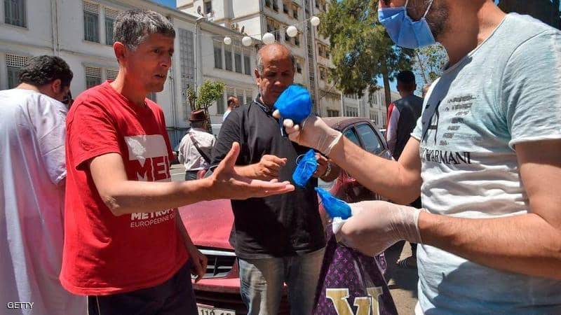 الجزائريون بين تشديد الإجراءات و"كابوس" الحجر الصارم