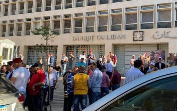 اعتصام لاهالي الطلاب في الخارج للمطالبة بتطبيق القانون 3 19