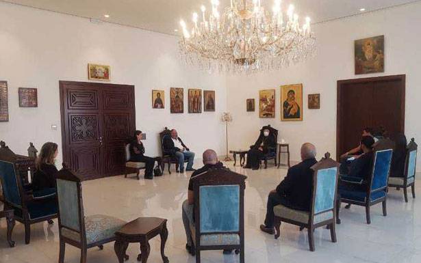 عوده استقبل أهالي شهداء فوج اطفاء بيروت
