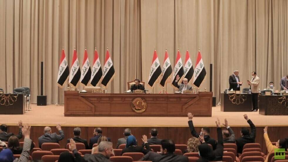 البرلمان العراقي يصوت على قانون "الاقتراض" ويمنح الحكومة الضوء الأخضر لصرف رواتب الموظفين