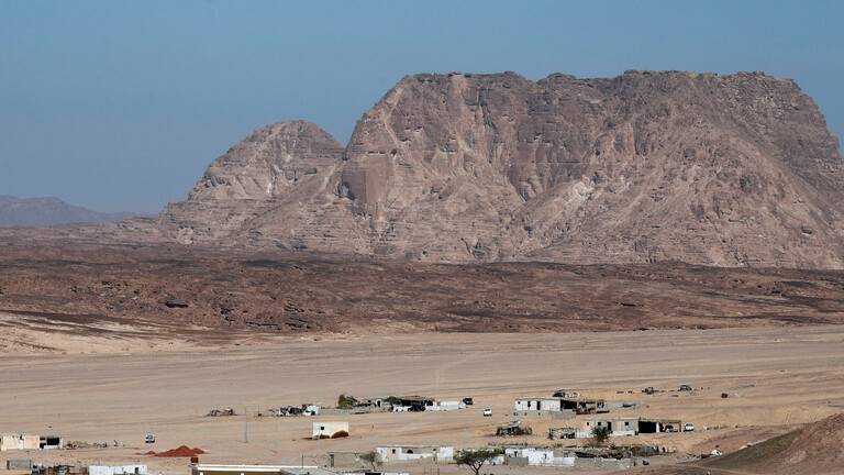 أ ف ب نقلا عن مصدر إسرائيلي: 7 قتلى في تحطم مروحية في سيناء