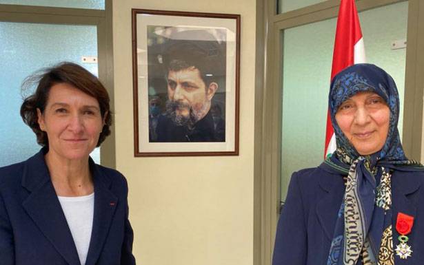 السفيرة الفرنسية تجول جنوبـاً