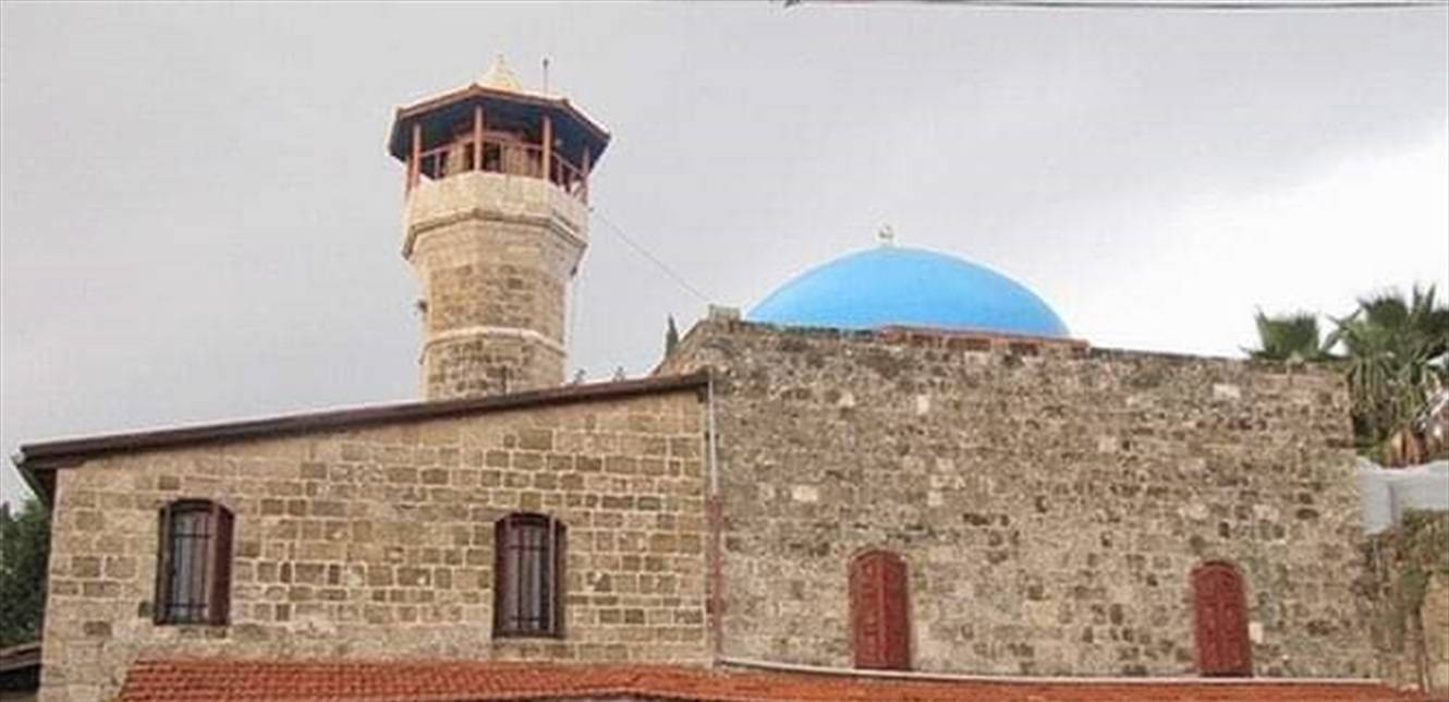 توقيف المحرّض الرئيسي وشخصين من المعتدين على المسجد في جبيل