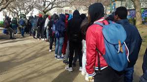ترحيل 48 أجنبيا من فرنسا كانوا يقيمون بشكل غير شرعي ويشتبه بتطرفهم