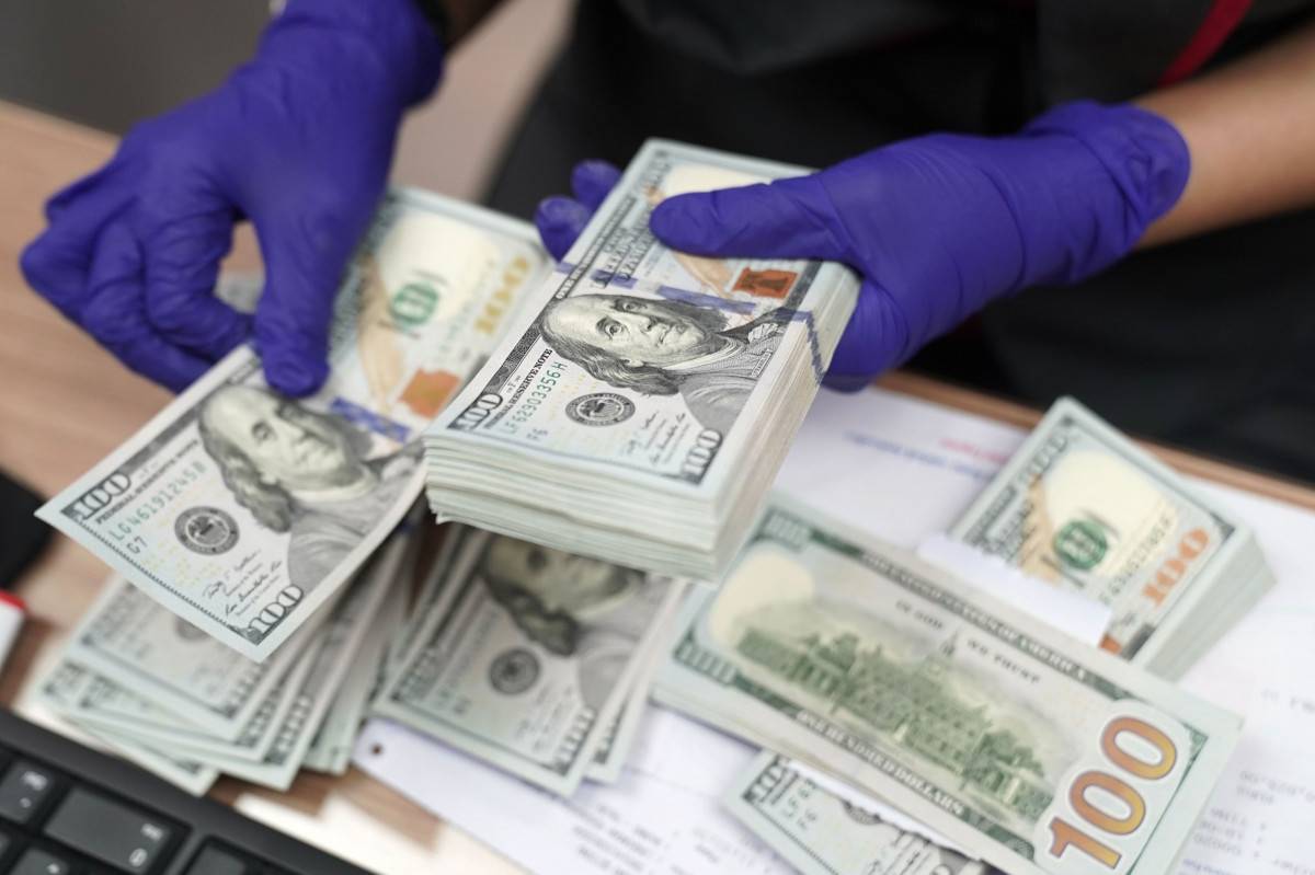 "سيتي غروب" تتوقع انخفاض الدولار 20% العام المقبل بتأثير من نشر لقاح كوفيد-19