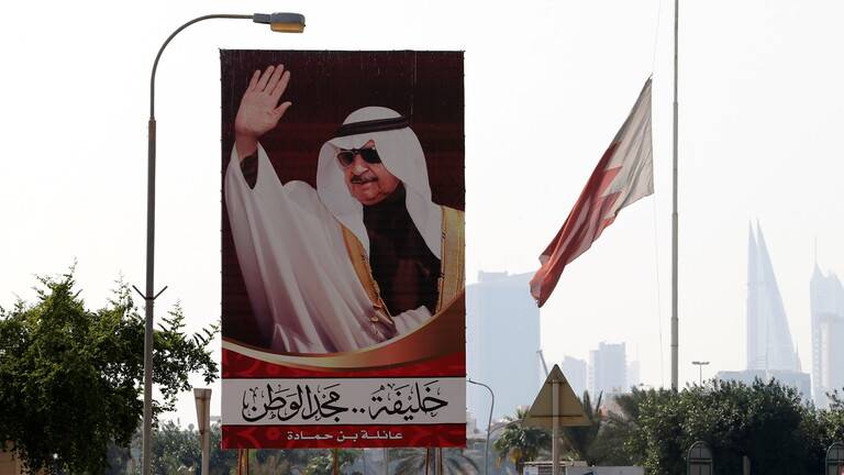فارق الحياة في نفس المستشفى مع أمير الكويت.. واشنطن تكشف تفاصيل آخر أشهر رئيس وزراء البحرين الراحل