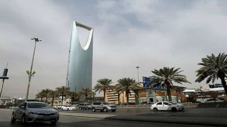 السعودية.. القبض على 5 أشخاص نفذوا عمليات احتيال بأكثر من 17 مليون ريال