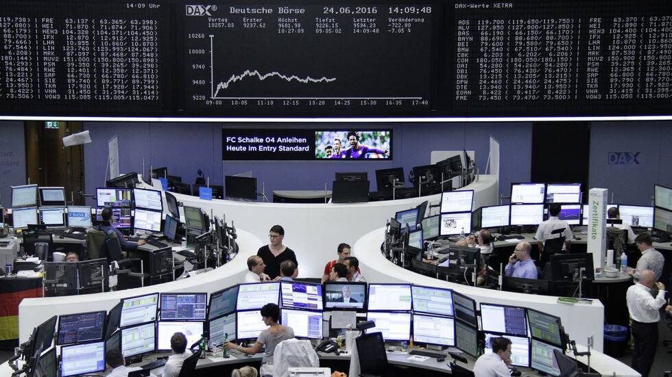 الأسهم الأوروبية تغلق عند أعلى مستوى في أكثر من 8 أشهر بعد إعلان مودرنا