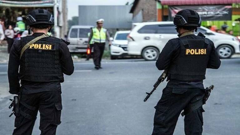 عقوبات صارمة في  إندونيسيا لرافضي وضع الكمامة..من بينها حفر قبور ضحايا كورونا!